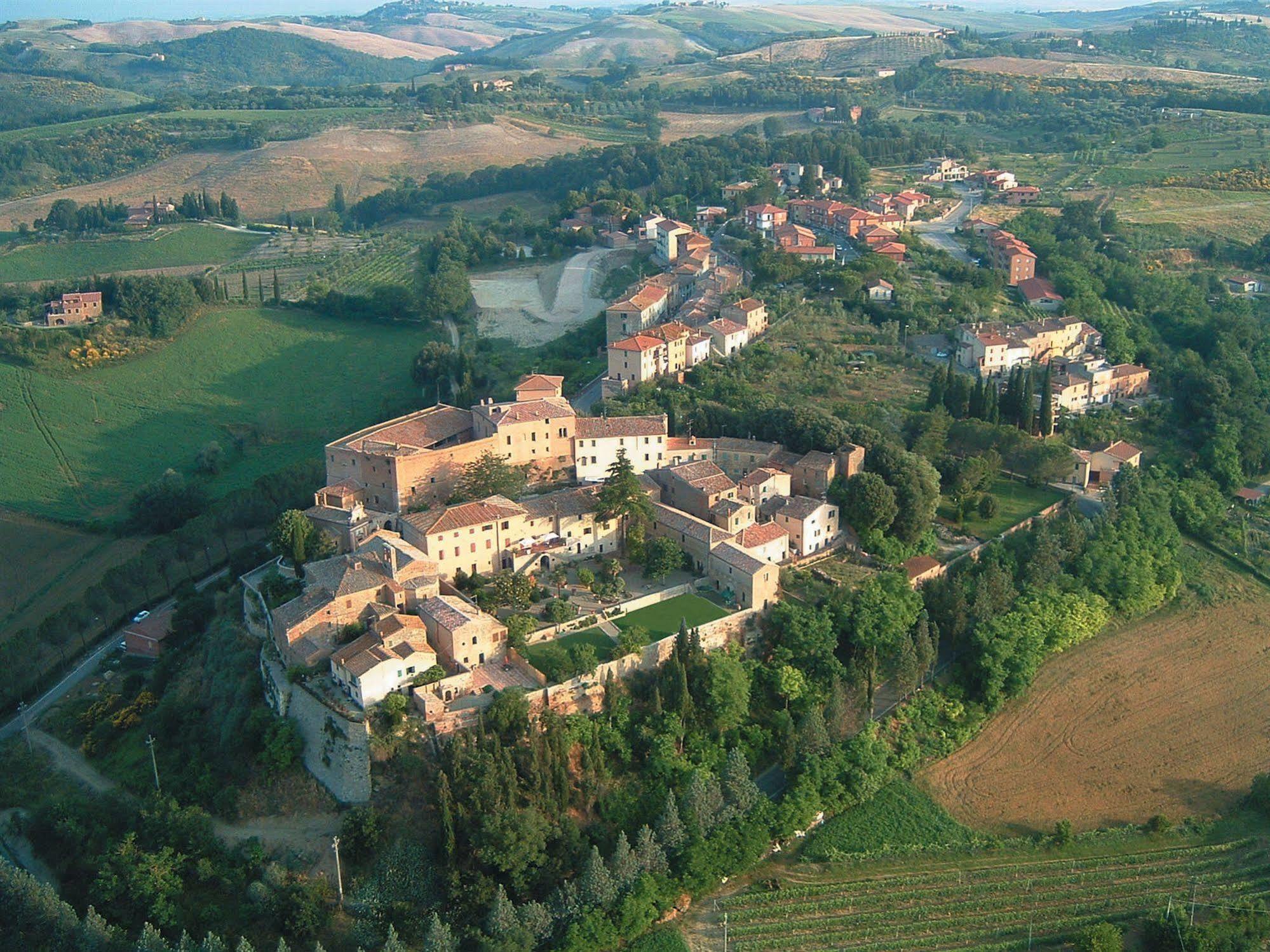 Gasthaus La Locanda Del Castello Montaione Exterior foto